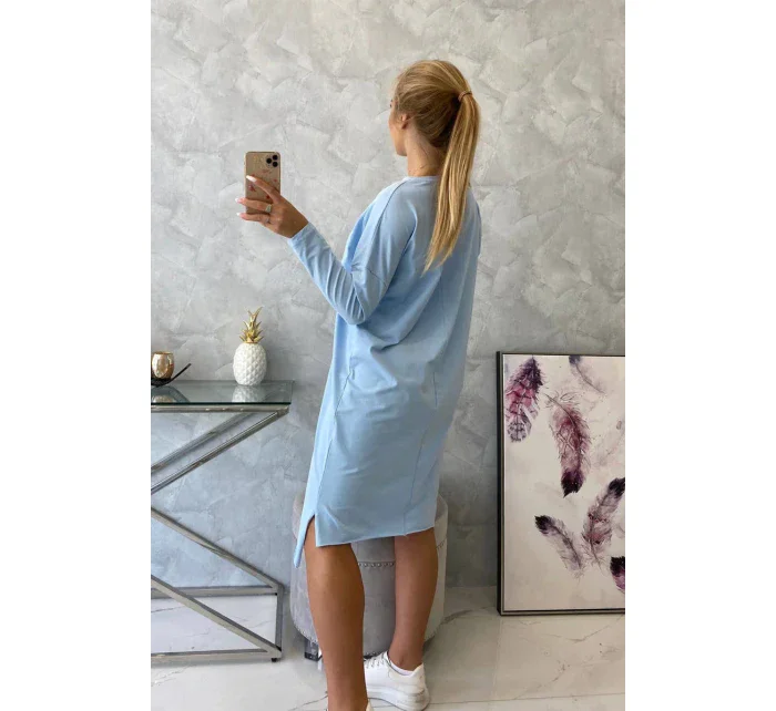 Modré šaty nadměrné velikosti