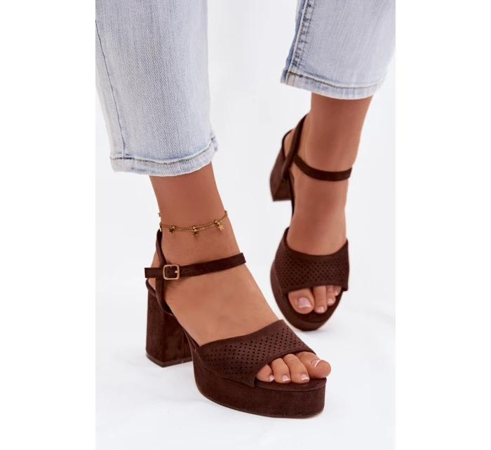 Dámské sandály na podpatku z eko semiše čokoládové Iserelle