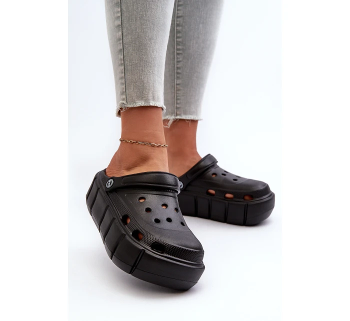 Dámské černé pěnové sandály model 21661037 - Boto Dámské černé pěnové sandály model 21661037 - Boto