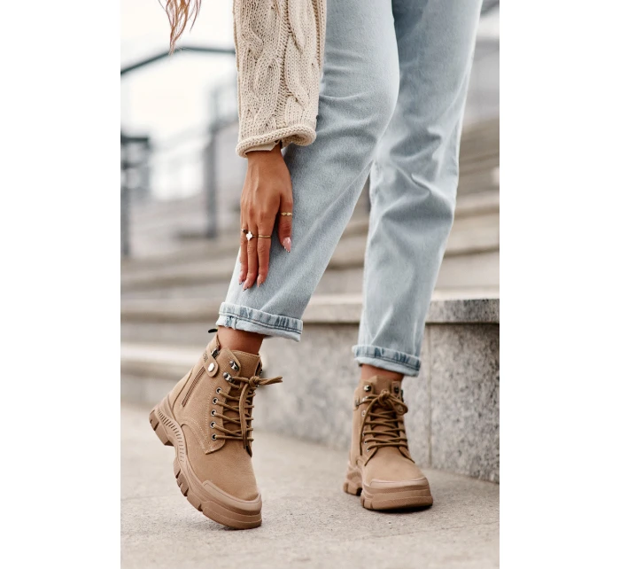 Ocieplené semišové dámské botky traperky béžové Jailina Ocieplené semišové dámské botky traperky béžové Jailina