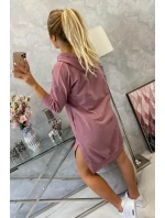 Šaty s kapucí a delšími zády tmavě růžové