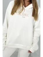 Izolovaná bavlněná souprava, mikina s vyšívacími + kalhotami ecru Izolovaná bavlněná souprava, mikina s vyšívacími + kalhotami ecru