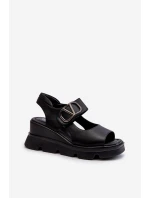 Dámské sandály na klínové podrážce a platformě z ekokože černé Triaola