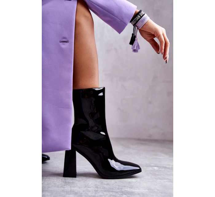 Dámské lakované kozačky Černé model 21596935 - Boto Dámské lakované kozačky Černé model 21596935 - Boto