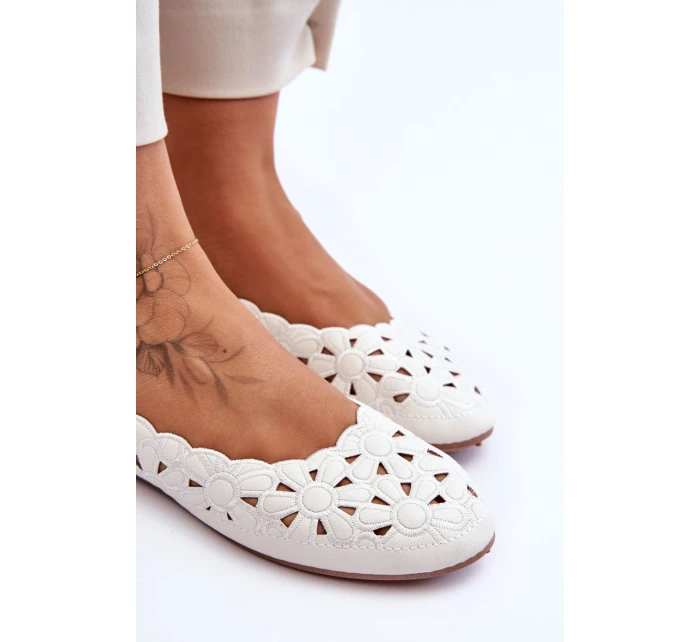 Dámské Lesklé Baleríny Bílé model 21625332 - EVENTO