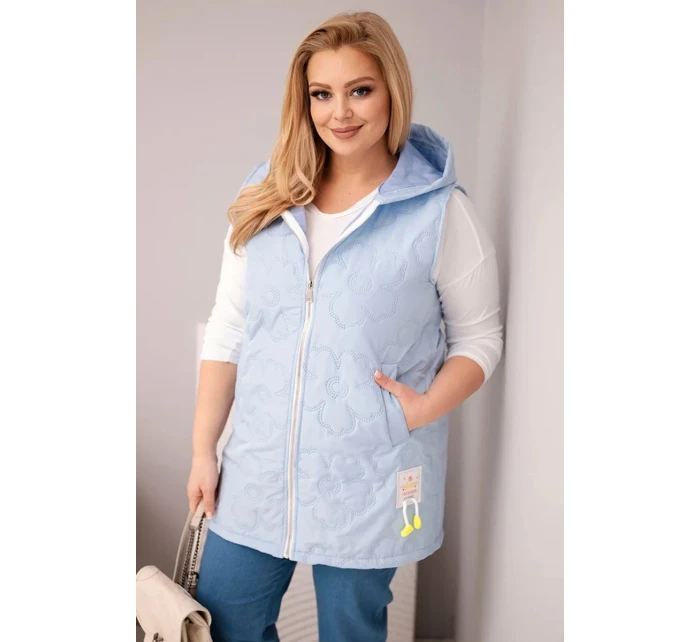 Dámská vesta Plus Size s kapucí a květinovým prošíváním modrá