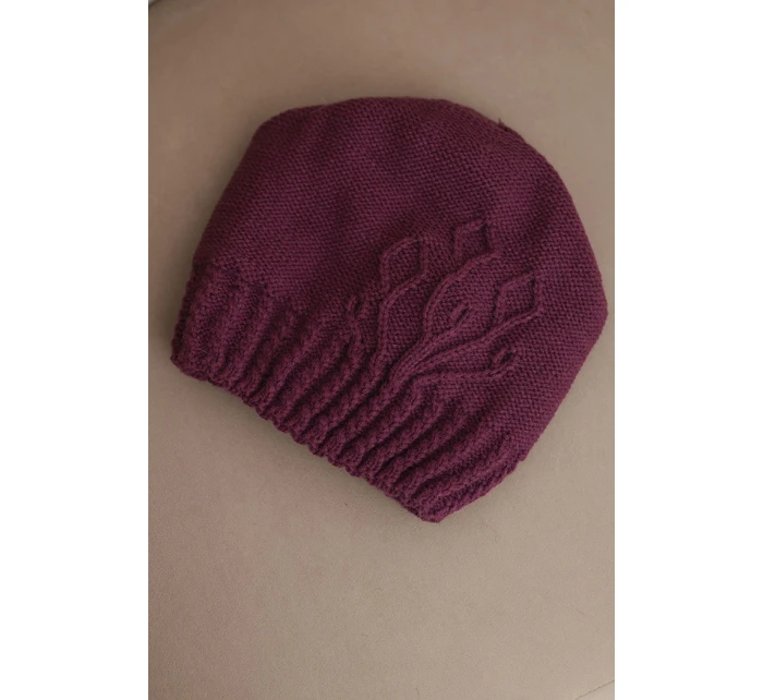 Dámská zimní čepice z vlny s ozdobným  tmavě fialová model 21866354 - K-Fashion