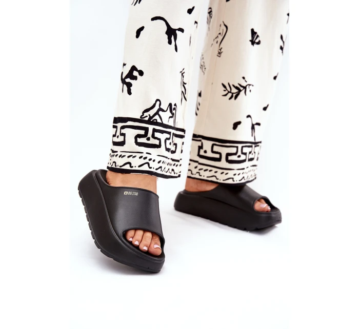 Dámské Pěnové Pantofle Na Platformě Big Star model 21686458 Černé - Big Star Shoes Dámské Pěnové Pantofle Na Platformě Big Star model 21686458 Černé - Big Star Shoes