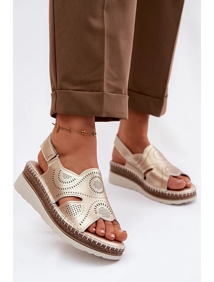 Kožené sandály na platformě model 22101270 Zlaté - S.Barski Kožené sandály na platformě model 22101270 Zlaté - S.Barski