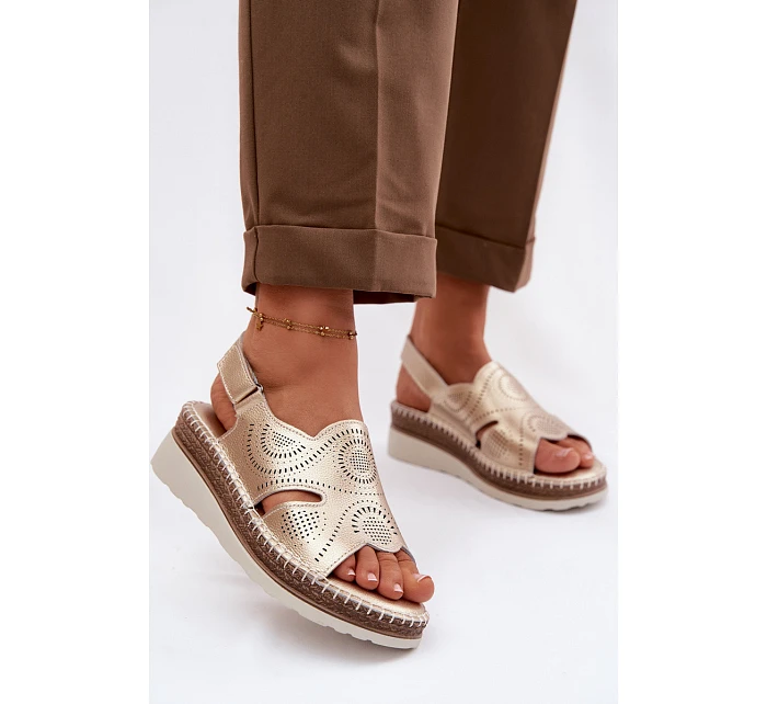 Kožené sandály na platformě model 22101270 Zlaté - S.Barski Kožené sandály na platformě model 22101270 Zlaté - S.Barski