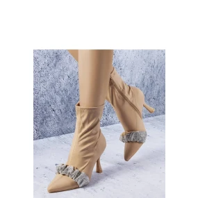 Boty na podpatku model 205130 Solea Boty na podpatku model 205130 Solea