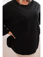 Dámská blůza Plus Size s model 21820407 s kapsou a ohrnutým rukávem černá - K-Fashion