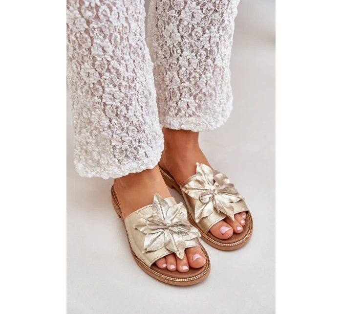 Pantofle S Dekorací Z Kůže Zazoo Zlaté model 21682160 - Boto Pantofle S Dekorací Z Kůže Zazoo Zlaté model 21682160 - Boto