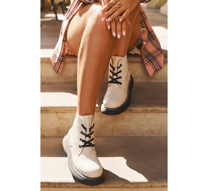 Zateplené dámské kotníkové boty na platformě na šněrování světlé béžové model 21710996 - Boto