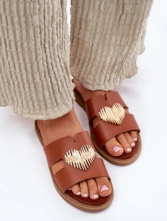 Dámské sandály na plochém podpatku se zlatou ozdobou model 21697080 - EVENTO