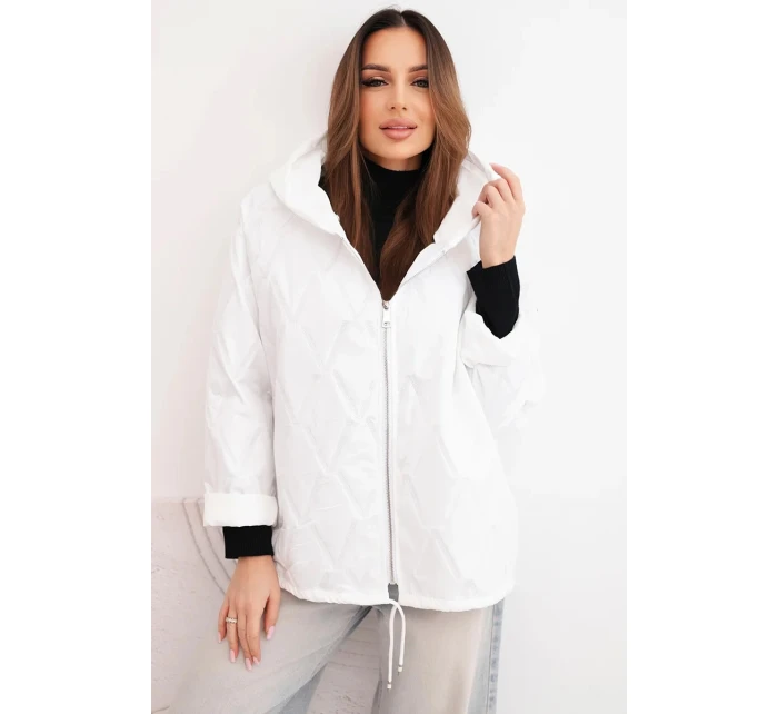 Dámská model 21791601 prošívaná bunda s kapucí a zipem bílá - K-Fashion