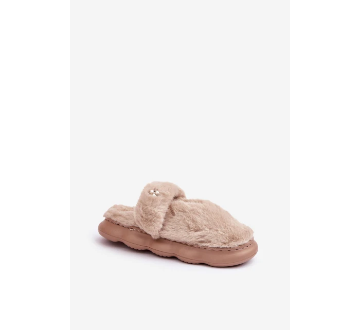 Pantofle S Tmavě Béžové model 21681715 - Boto Pantofle S Tmavě Béžové model 21681715 - Boto