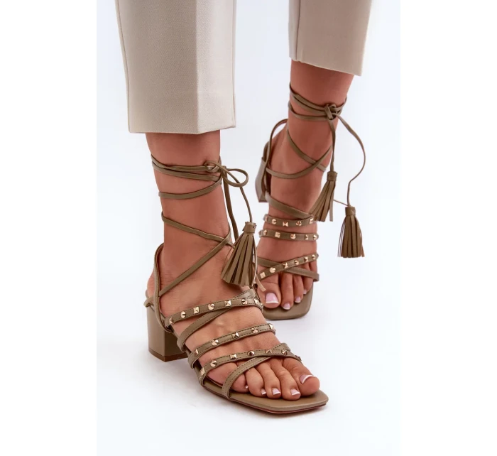 Vázané sandály na nízkém podpatku zdobené cvočky, zelená Chrisele Vázané sandály na nízkém podpatku zdobené cvočky, zelená Chrisele