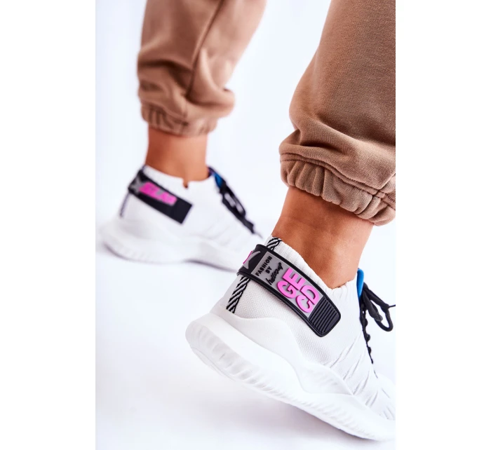 Dámská sportovní obuv nazouvací Bíle model 21591025 - Boto Dámská sportovní obuv nazouvací Bíle model 21591025 - Boto