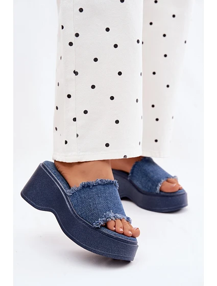 Dámské sandály s vzorem model 22107233 - Boto Dámské sandály s vzorem model 22107233 - Boto