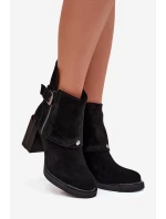 Kozačky z přírodního semiše na podpatku s přezkou model 21710345 Černé - VINCEZA