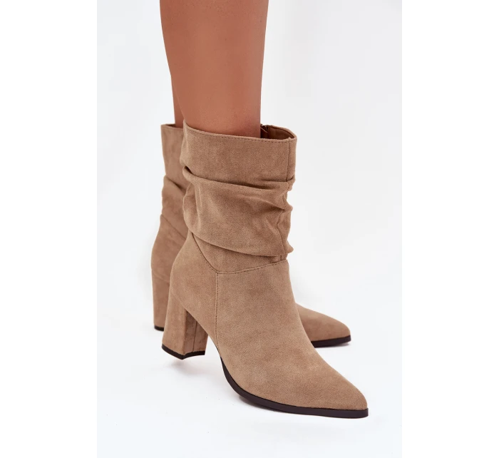 Dámské kotníkové boty na podpatku s vyhřívané béžové model 21710709 - Boto Dámské kotníkové boty na podpatku s vyhřívané béžové model 21710709 - Boto