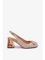 Kožené dámské sandály na podpatku s přezkou D&A model 22100324 Béžové - S.Barski Kožené dámské sandály na podpatku s přezkou D&A model 22100324 Béžové - S.Barski