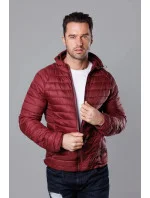 Pánská prošívaná bunda ve vínové bordó barvě s kapucí model 18345044 - J.STYLE Pánská prošívaná bunda ve vínové bordó barvě s kapucí model 18345044 - J.STYLE