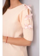 Dámský svetr s krátkým rukávem a ozdobnými mašličkami lososový