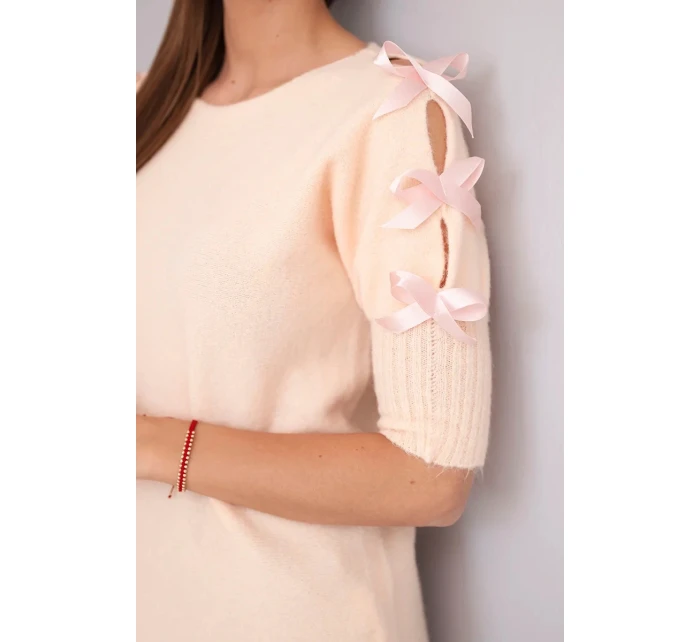 Dámský svetr s krátkým rukávem a ozdobnými mašličkami lososový