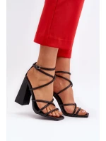 Moderní sandály na podpatku černé model 21650140 - Boto Moderní sandály na podpatku černé model 21650140 - Boto