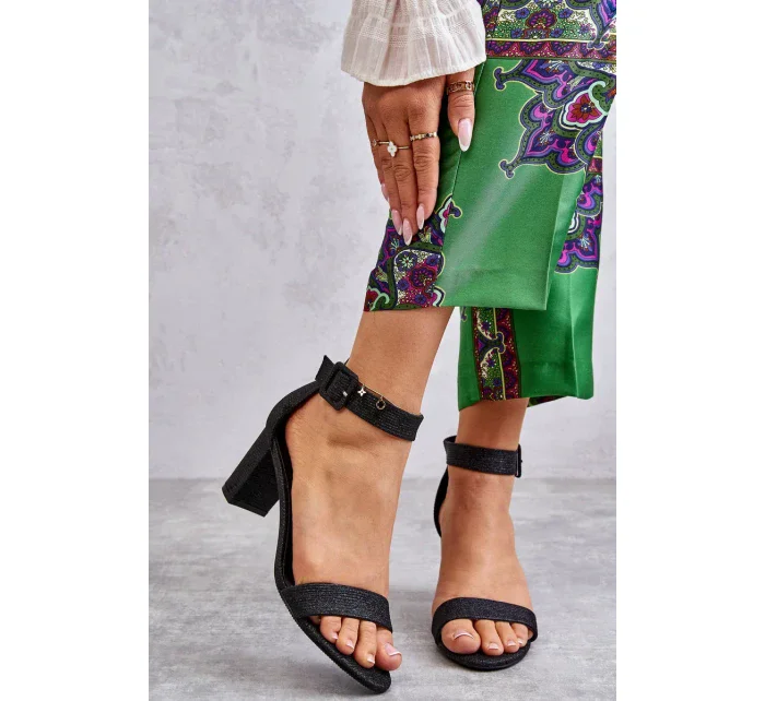 Lesklé sandály na podpatku Černé Maxim Lesklé sandály na podpatku Černé Maxim