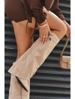 Dámské kozačky na platformě s páskem a stříbrným detailem béžové Korivelle Dámské kozačky na platformě s páskem a stříbrným detailem béžové Korivelle