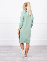 Šaty s kapucí a delšími zády tmavě mátové