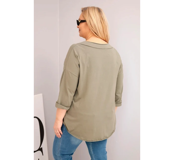 Dámská bavlněná blůza Plus Size s hlubokým výstřihem ve tvaru V a asymetrickým spodním okrajem khaki