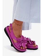 Kožené dámské sandály s ozdobným květinovým Vinceza 66917 Fuchsiová
