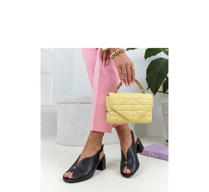 Sandály na podpatku model 226585 Solea Sandály na podpatku model 226585 Solea