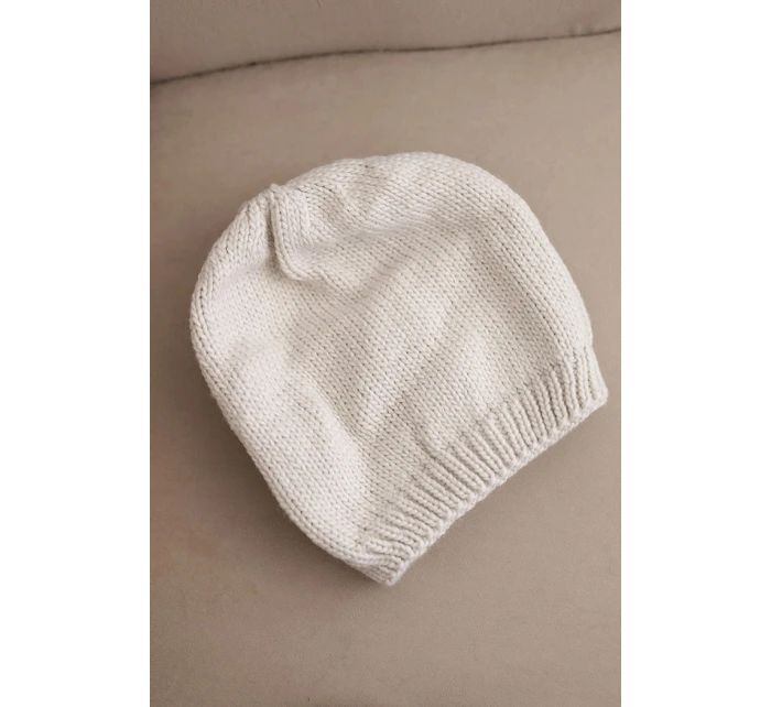 Dámská zimní čepice s ušima a žebrovaným vzorem K440 béžová