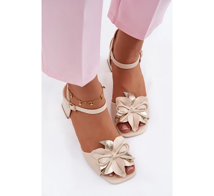 Dámské sandály na podpatku s ozdobným květem Vinceza 20283 Béžové Dámské sandály na podpatku s ozdobným květem Vinceza 20283 Béžové