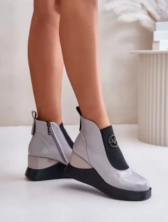 Lakované Kotníkové Boty Na Klínku Zateplené Vinceza Šedé