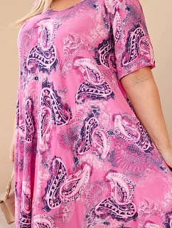 Dámské viskózové šaty ve velikosti Plus Size s krátkým rukávem a model 22043096 vzorem tmavě růžová - K-Fashion