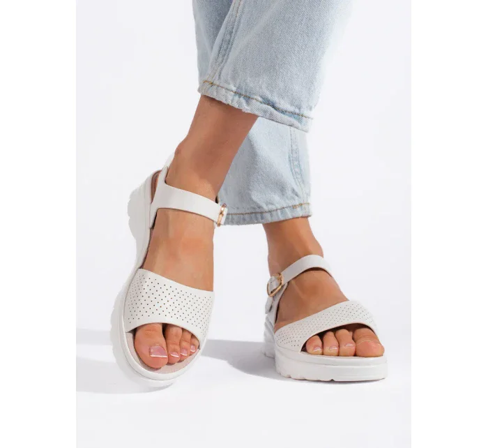 Praktické bílé  sandály dámské platforma