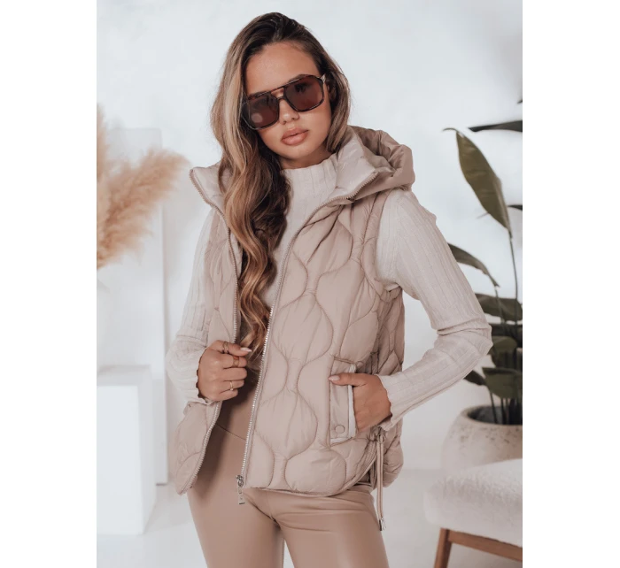 Dámská prošívaná vesta s kapucí tmavě béžová Dstreet model 21990911 - FashionStreet