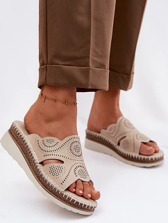 Kožené dámské sandály na platformě model 22101277 béžové - S.Barski