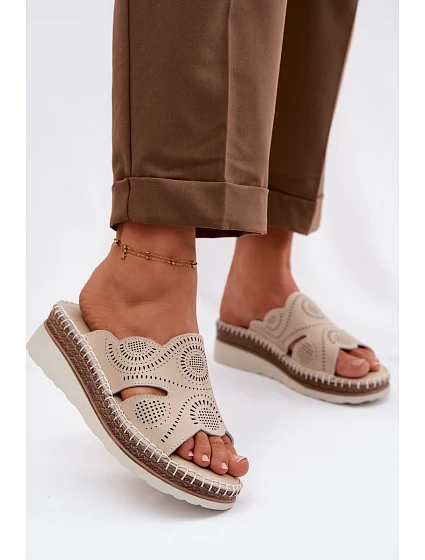 Kožené dámské sandály na platformě model 22101277 béžové - S.Barski Kožené dámské sandály na platformě model 22101277 béžové - S.Barski