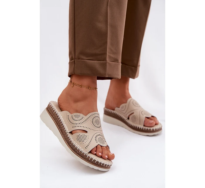 Kožené dámské sandály na platformě model 22101277 béžové - S.Barski Kožené dámské sandály na platformě model 22101277 béžové - S.Barski