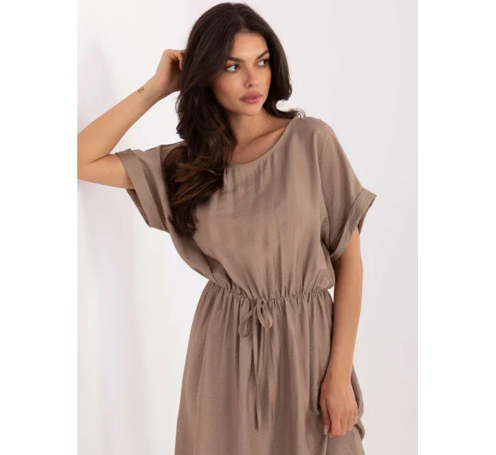 Sukienka MI SK model 21191100 ciemny bezowy - FPrice Sukienka MI SK model 21191100 ciemny bezowy - FPrice