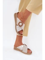 Dámské pantofle na klínu s ozdobnou přezkou Inblu – světle béžové