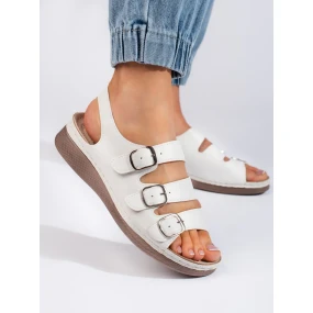 Trendy dámské bílé  sandály na klínku