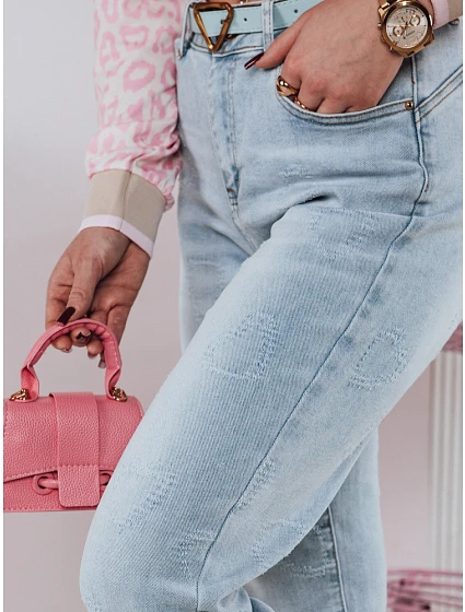 Dámské džínové kalhoty mom fit s páskem Dstreet model 21983345 - FashionStreet Dámské džínové kalhoty mom fit s páskem Dstreet model 21983345 - FashionStreet